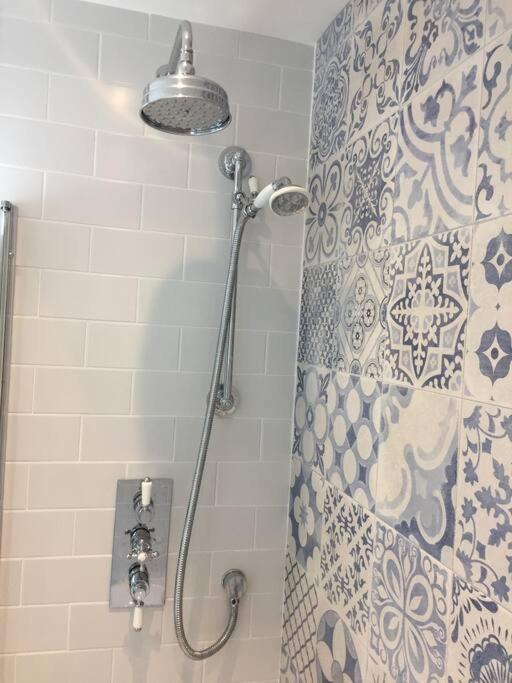 Newly Refurbished Traditional Cottage Blackrock Blackrock  Zewnętrze zdjęcie