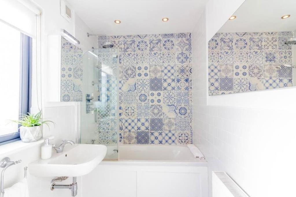Newly Refurbished Traditional Cottage Blackrock Blackrock  Zewnętrze zdjęcie